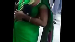 Tamil aunty hot saree